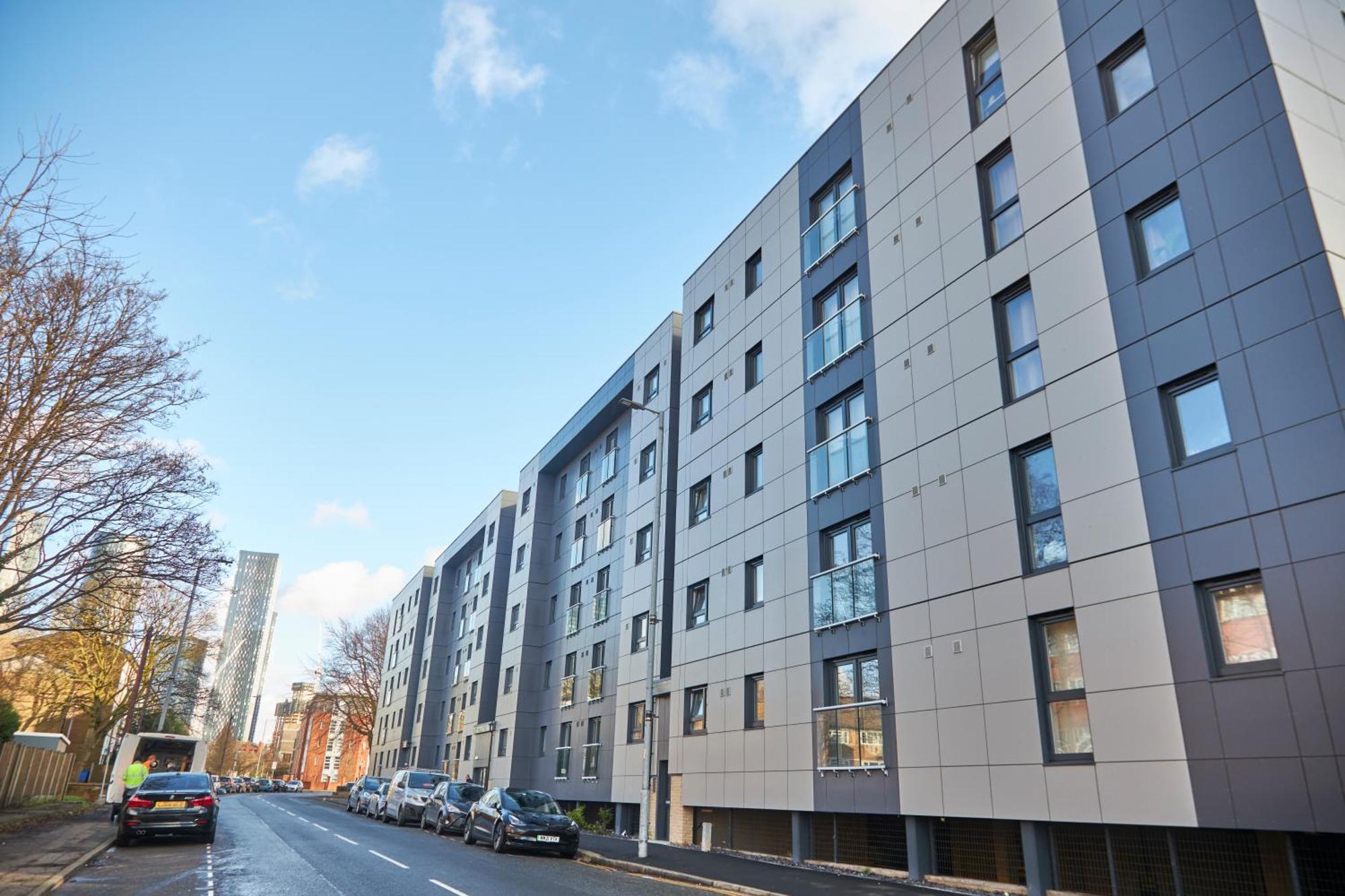 Deluxe And Cozy Two Bedroom With 1 Bathroom And Open Balcony Manchester Buitenkant foto