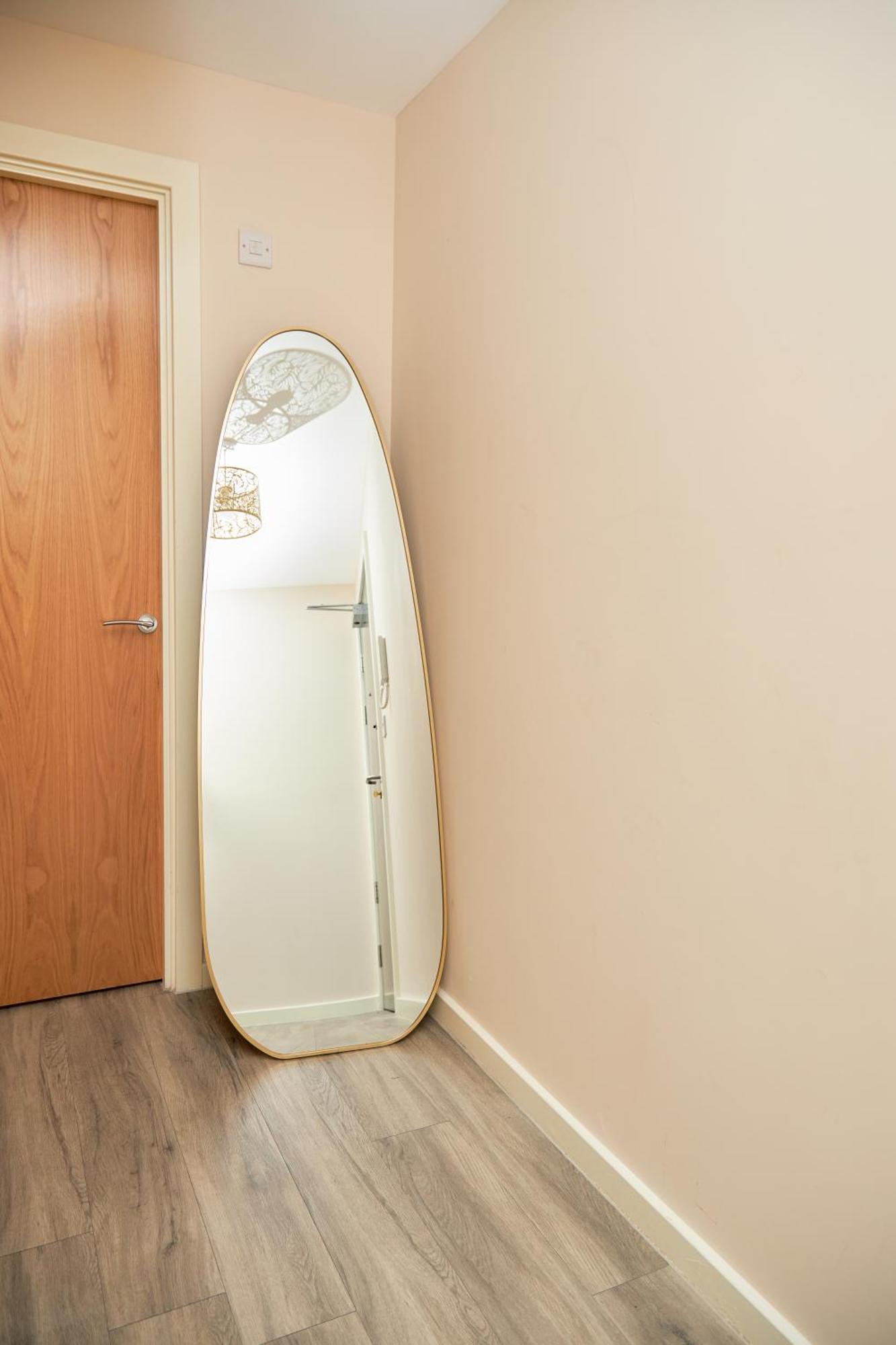 Deluxe And Cozy Two Bedroom With 1 Bathroom And Open Balcony Manchester Buitenkant foto